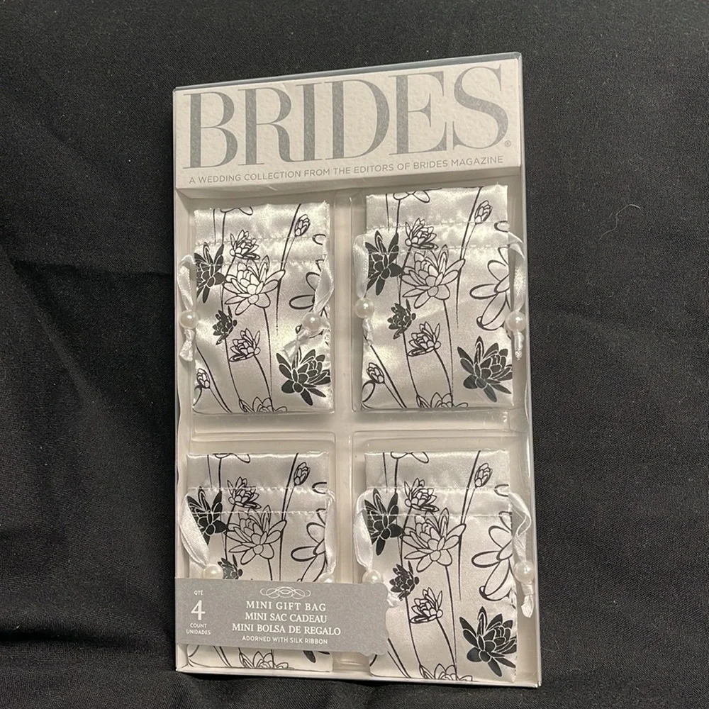BNWT SET OF 3 BRIDE’S BOX OF 4 MINI GIFT SATIN POUCHES WITH PEARLS POUCHES = 12